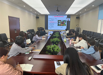 国家葡萄产业技术体系首席科学家段长青一行到我所开展学术交流