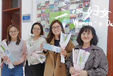 捧一束鲜花，送一份关怀—记2023年“三八妇女节”活动