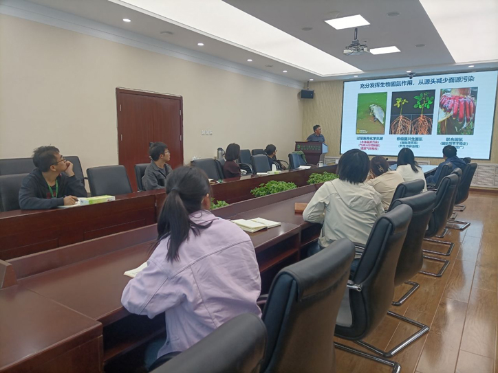 中国农业大学生物学院田长富教授来所开展学术交流