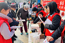 让科技之光照亮生活——植保所开展“学雷锋志愿服务进社区”活动